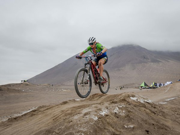 How can UK basketball players manage their time effectively between training and personal commitments?