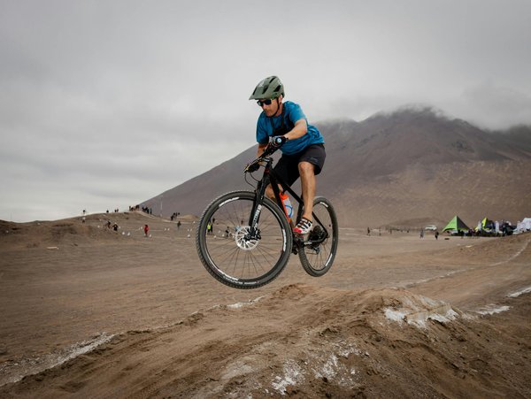 Discover top mountain bikes for navigating uae's trails